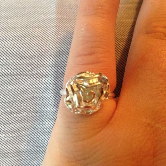 (D1) Pretty Ring - Picture 4 of 4